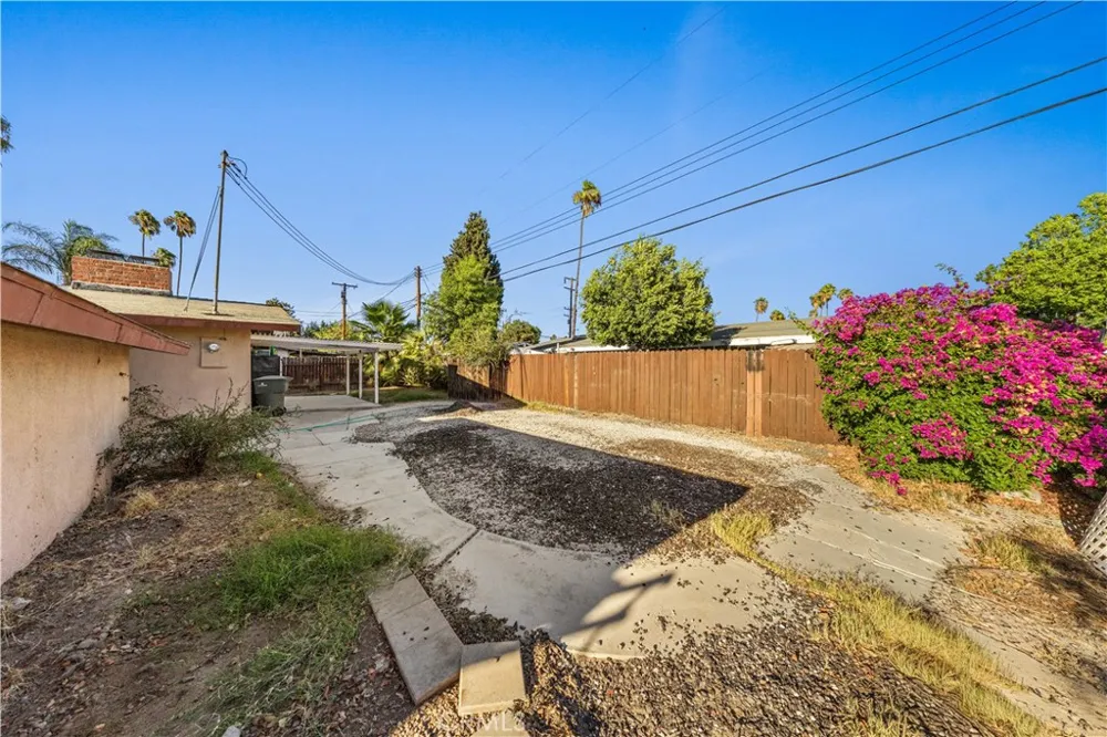 6790 El Cajon Dr Riverside, CA 92504