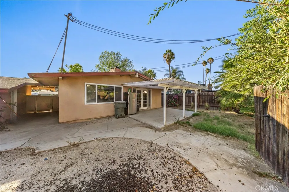 6790 El Cajon Dr Riverside, CA 92504