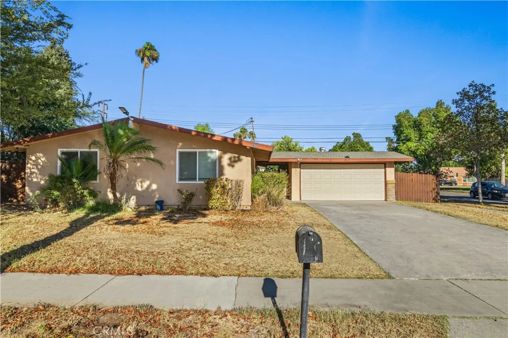 6790 El Cajon Dr Riverside, CA 92504