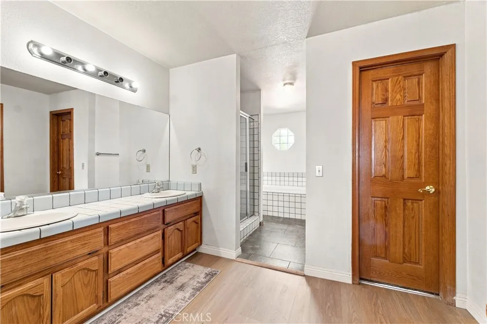 16239 Kamana Rd Apple Valley, CA 92307