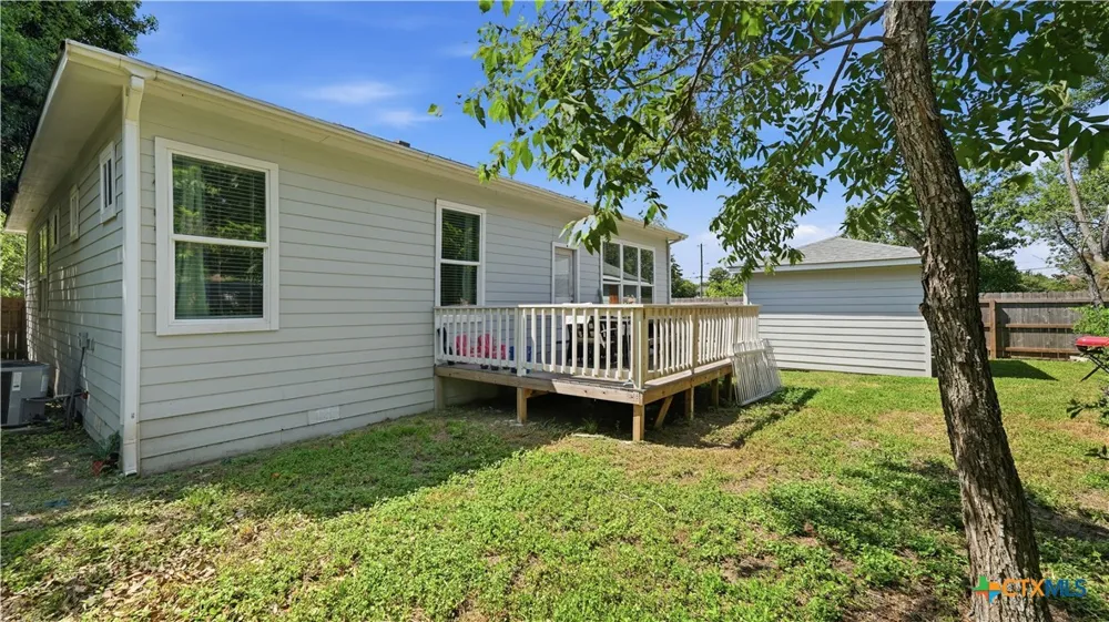 341 Comanche Street New Braunfels, TX 78130