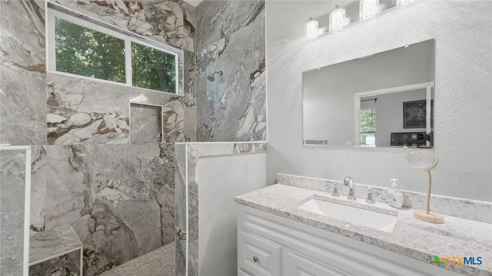 341 Comanche Street New Braunfels, TX 78130