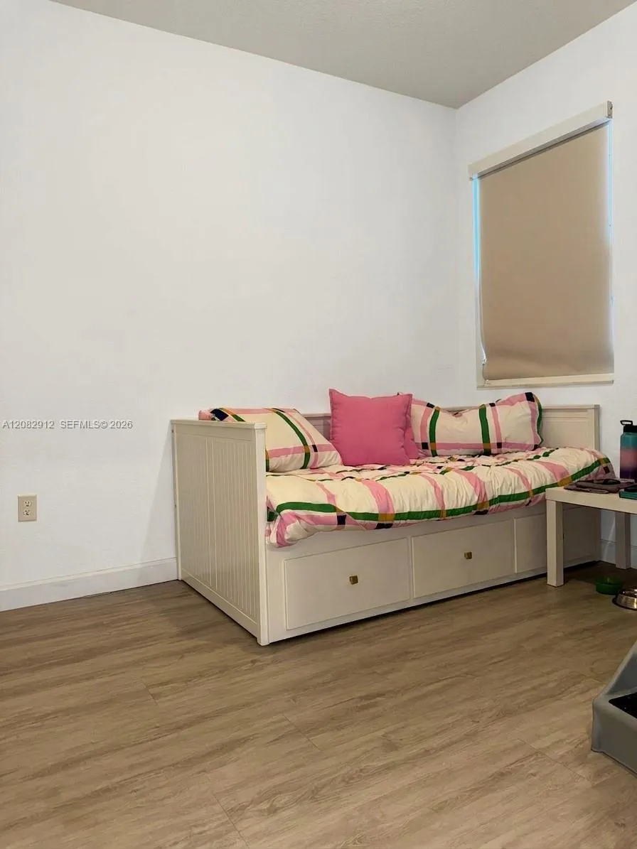 11449 W 34th Ln Hialeah, FL 33018