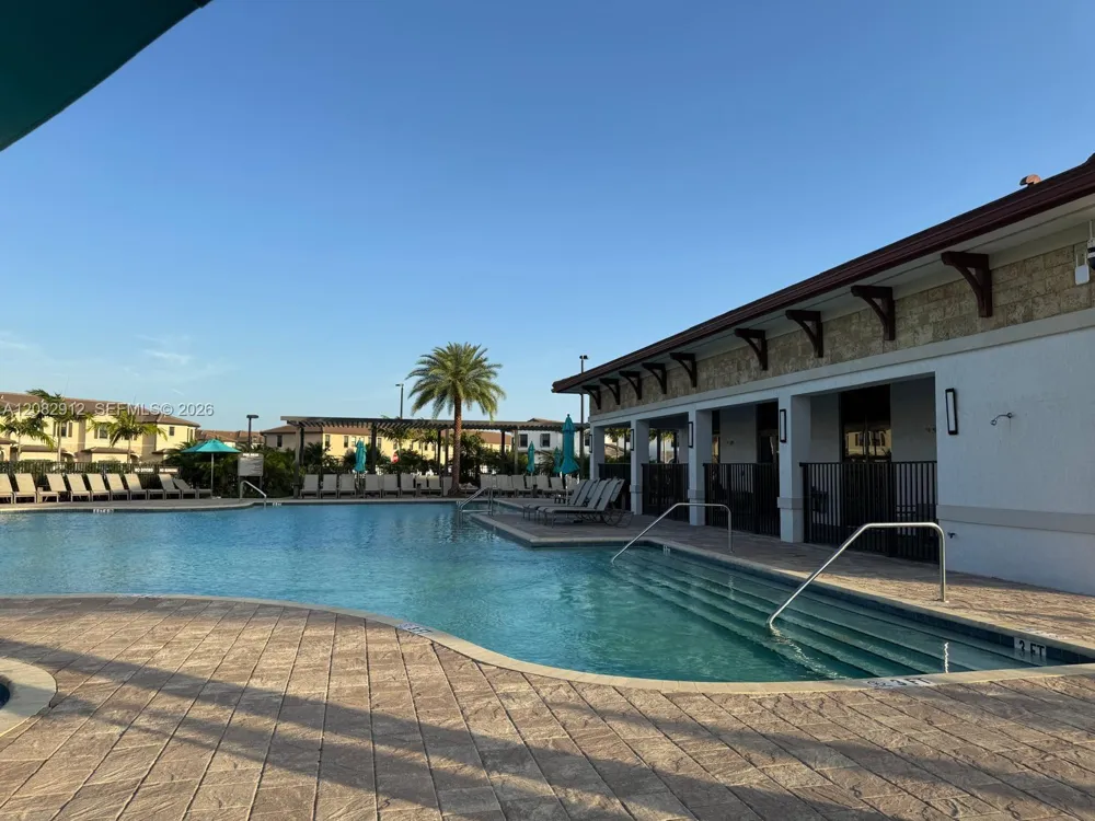 11449 W 34th Ln Hialeah, FL 33018