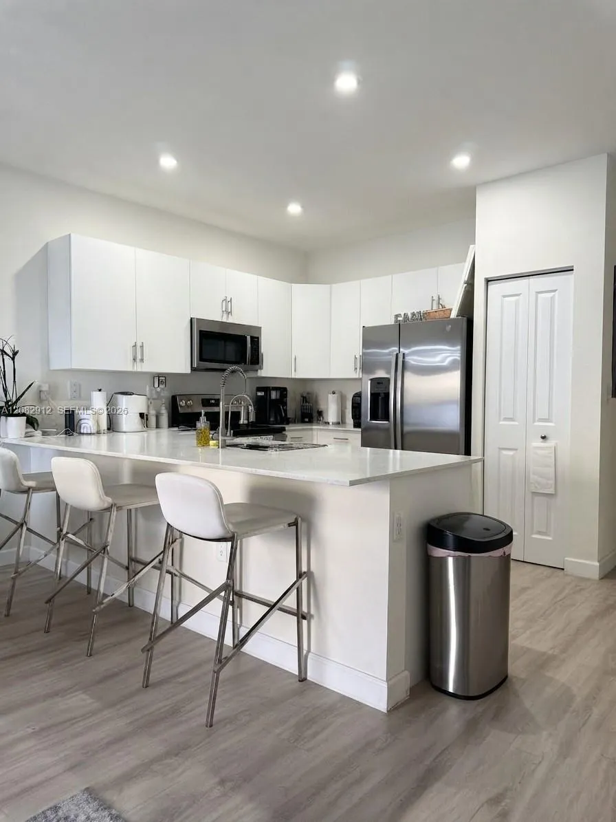 11449 W 34th Ln Hialeah, FL 33018