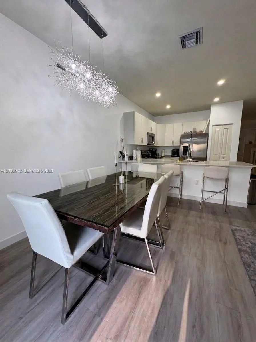 11449 W 34th Ln Hialeah, FL 33018