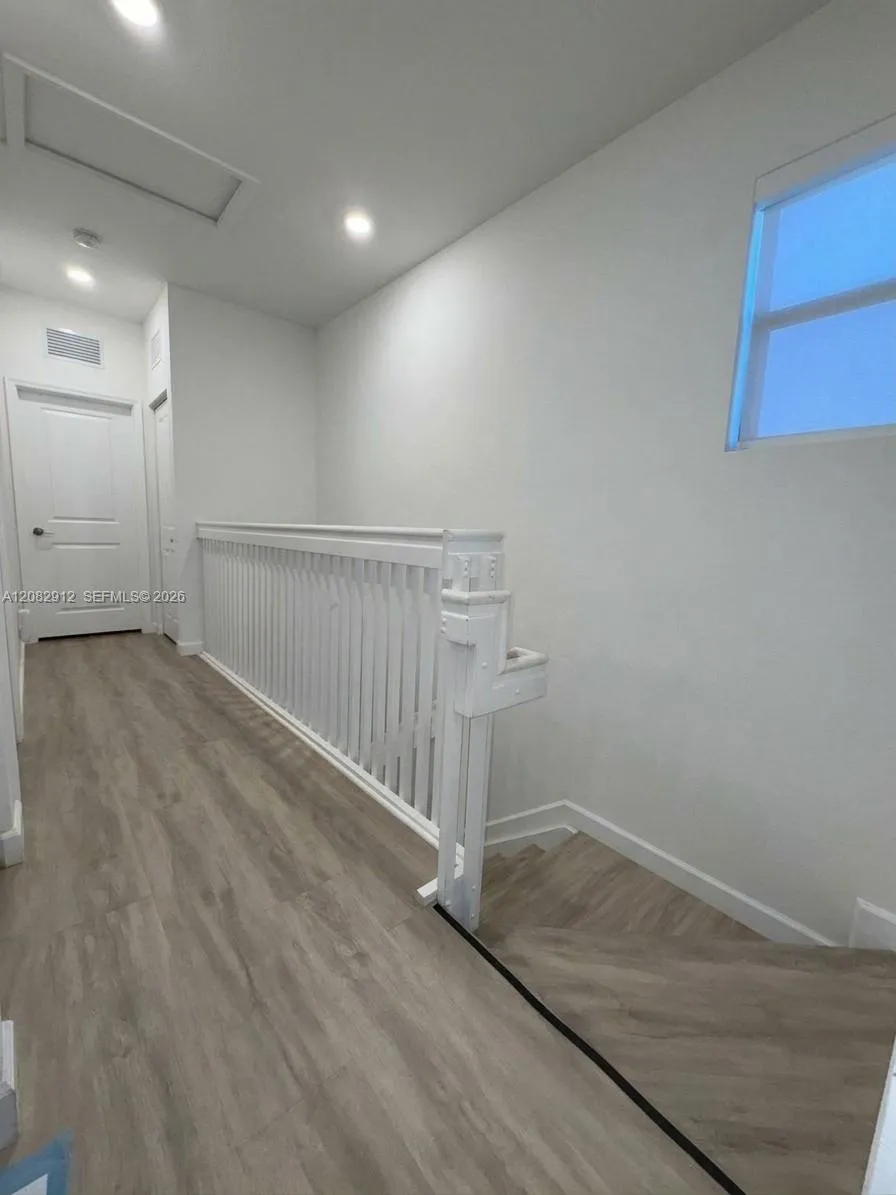 11449 W 34th Ln Hialeah, FL 33018