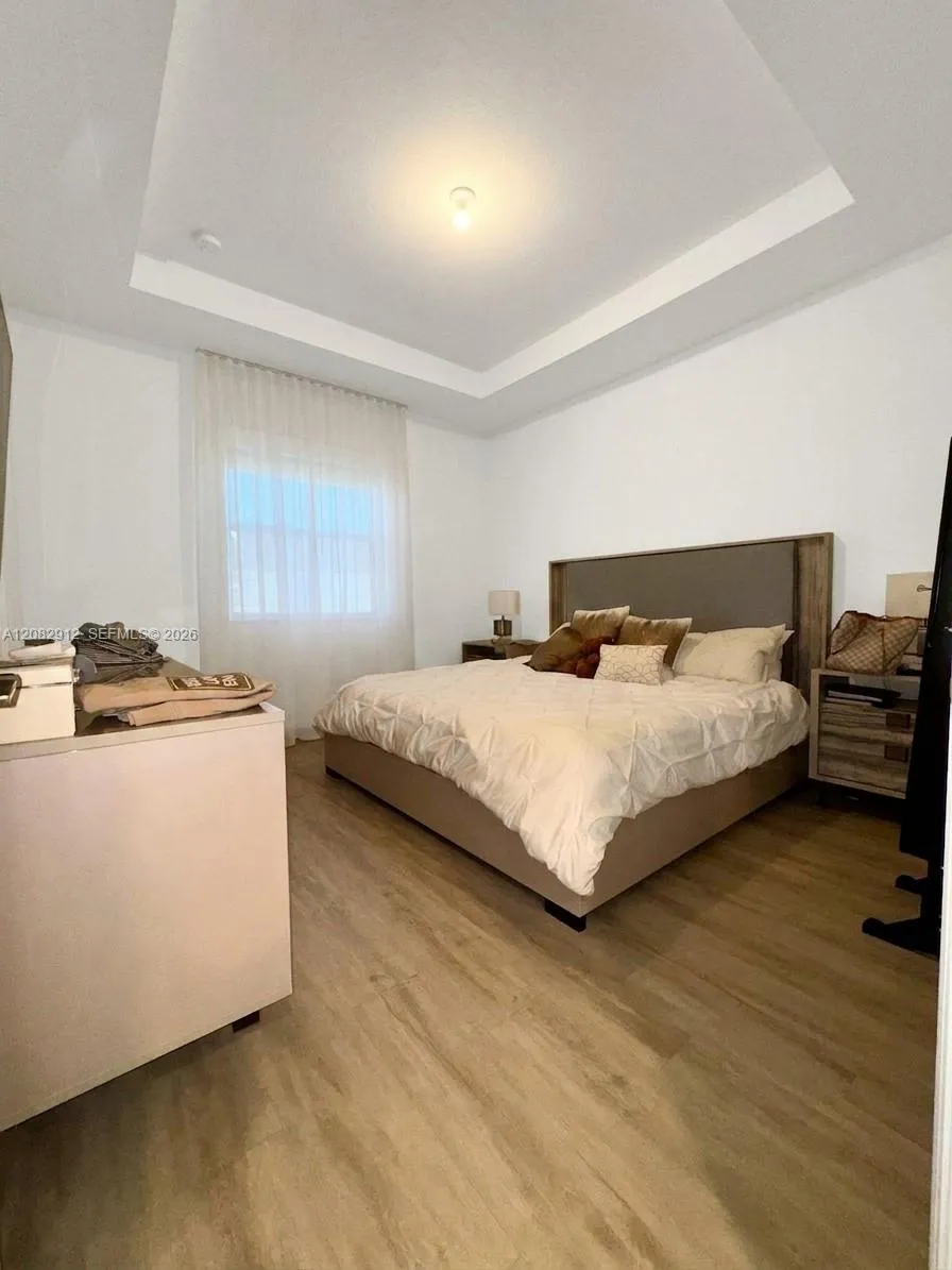 11449 W 34th Ln Hialeah, FL 33018