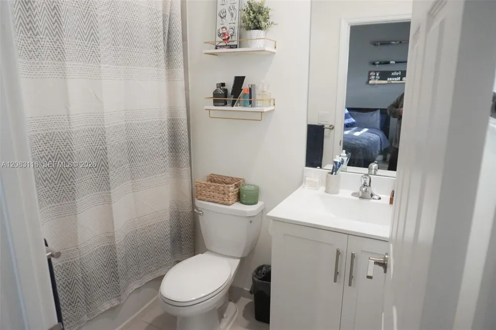 10589 W 32nd Ln Hialeah Gardens, FL 33018