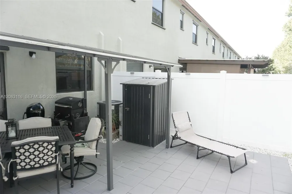10589 W 32nd Ln Hialeah Gardens, FL 33018