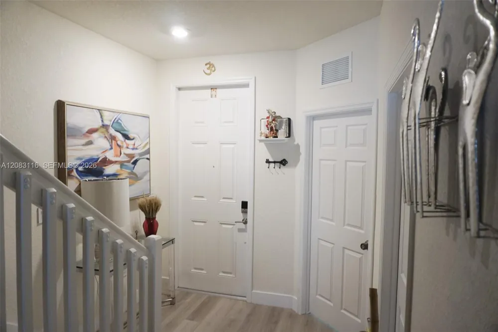 10589 W 32nd Ln Hialeah Gardens, FL 33018