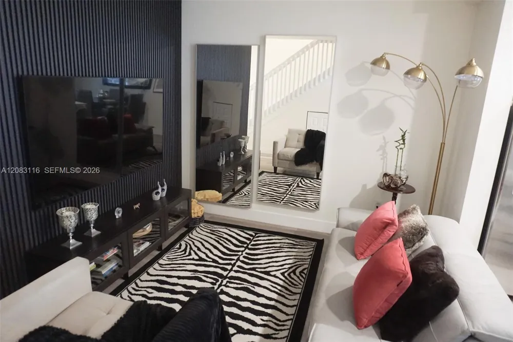 10589 W 32nd Ln Hialeah Gardens, FL 33018