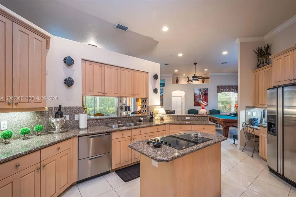 2552 Jardin Ln Weston, FL 33327