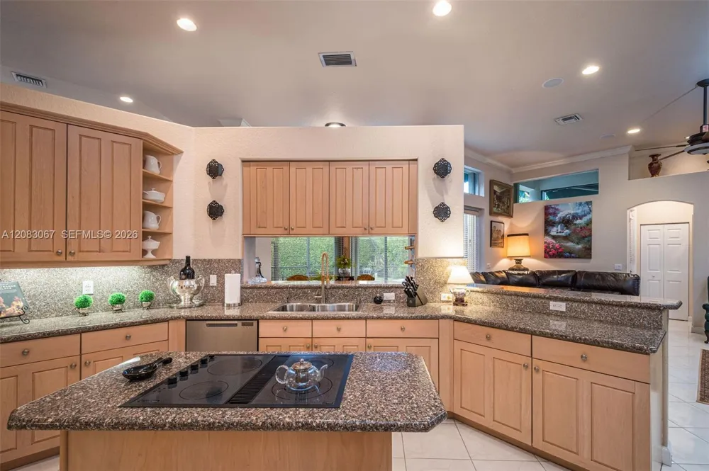 2552 Jardin Ln Weston, FL 33327
