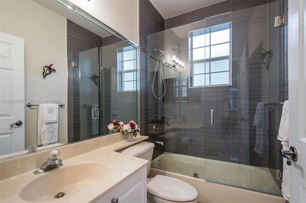 2552 Jardin Ln Weston, FL 33327