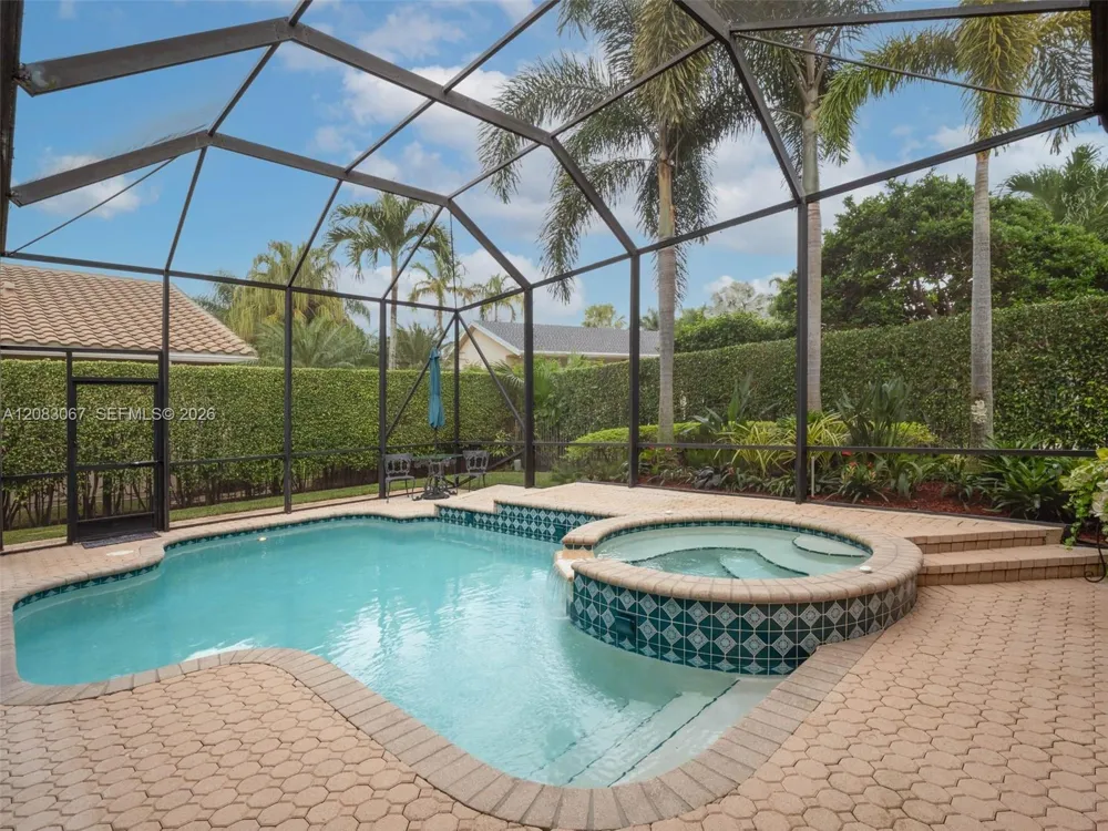 2552 Jardin Ln Weston, FL 33327