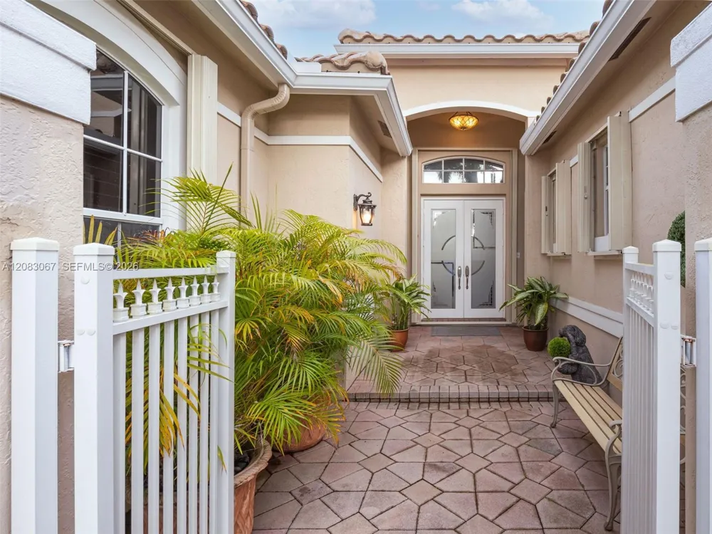 2552 Jardin Ln Weston, FL 33327