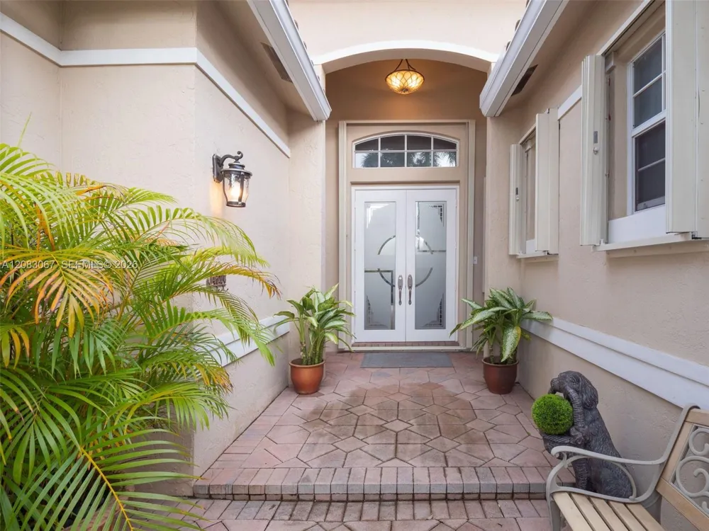 2552 Jardin Ln Weston, FL 33327
