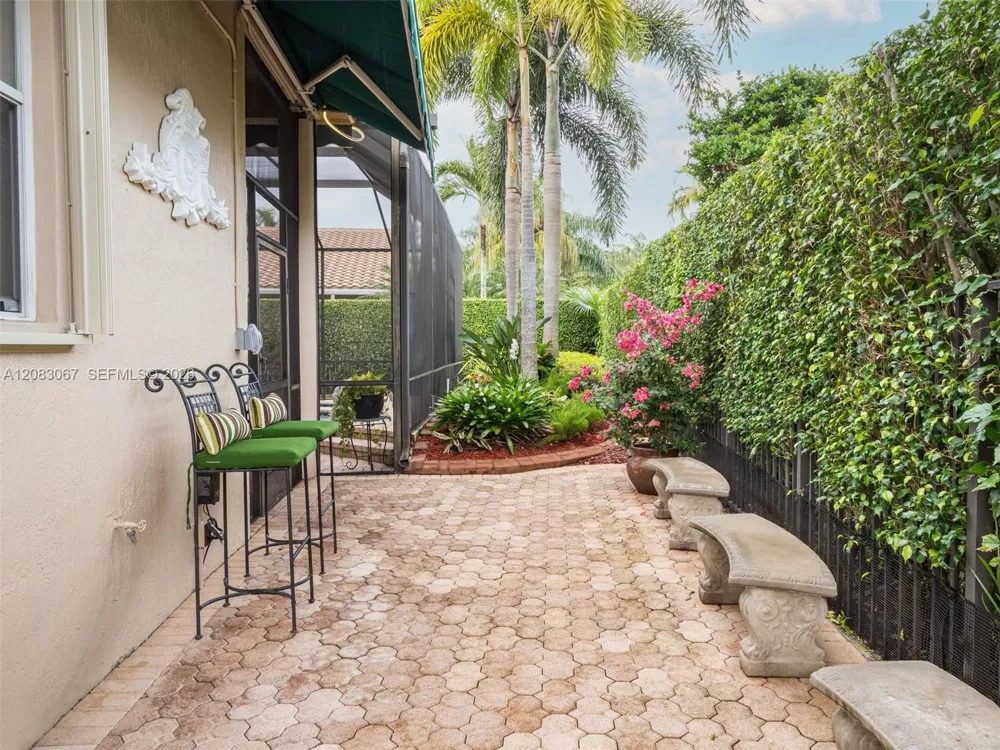 2552 Jardin Ln Weston, FL 33327