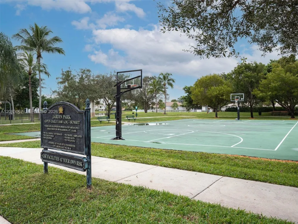2552 Jardin Ln Weston, FL 33327