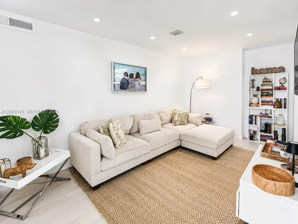 151 Crandon Blvd #405 Key Biscayne, FL 33149