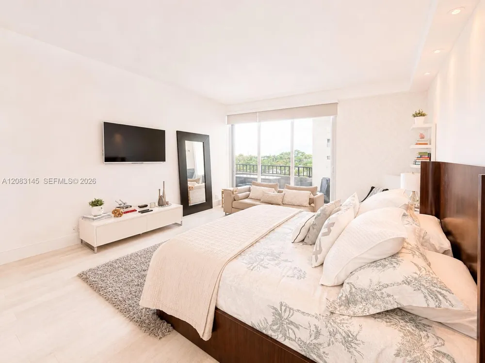 151 Crandon Blvd #405 Key Biscayne, FL 33149