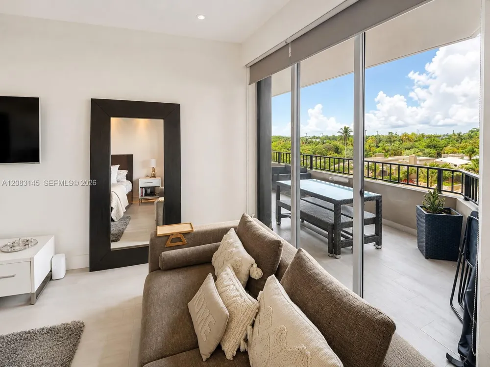 151 Crandon Blvd #405 Key Biscayne, FL 33149
