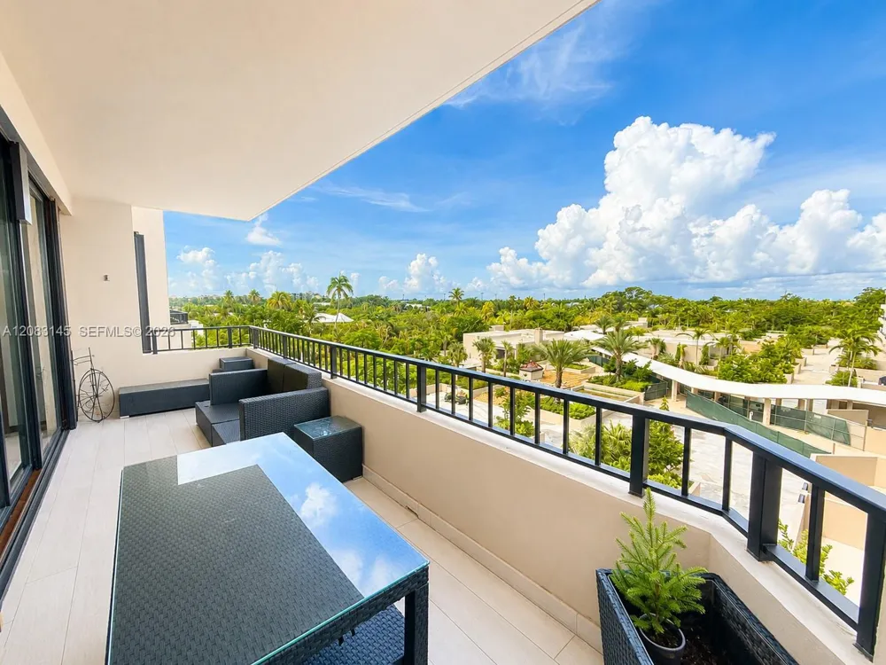 151 Crandon Blvd #405 Key Biscayne, FL 33149
