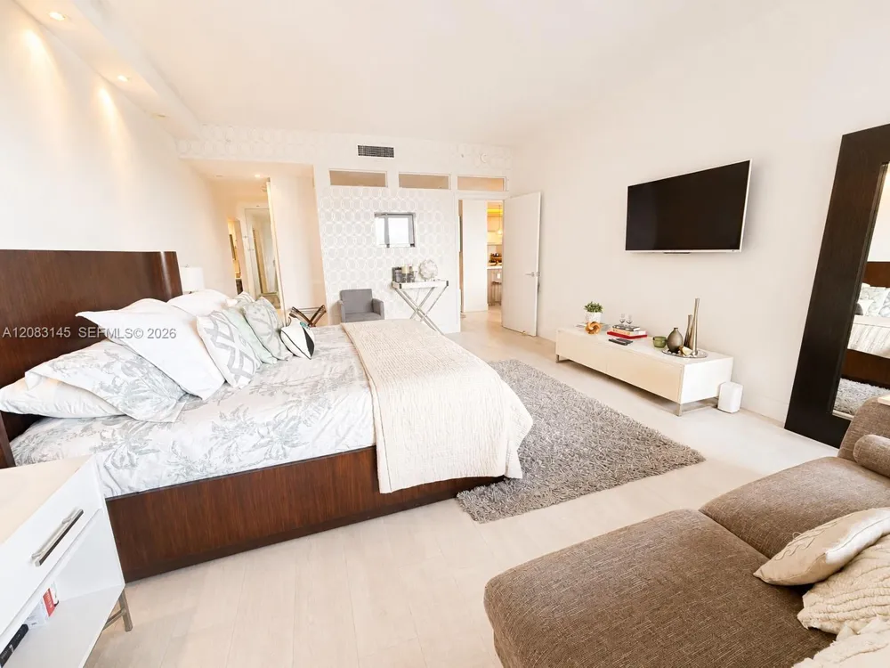 151 Crandon Blvd #405 Key Biscayne, FL 33149