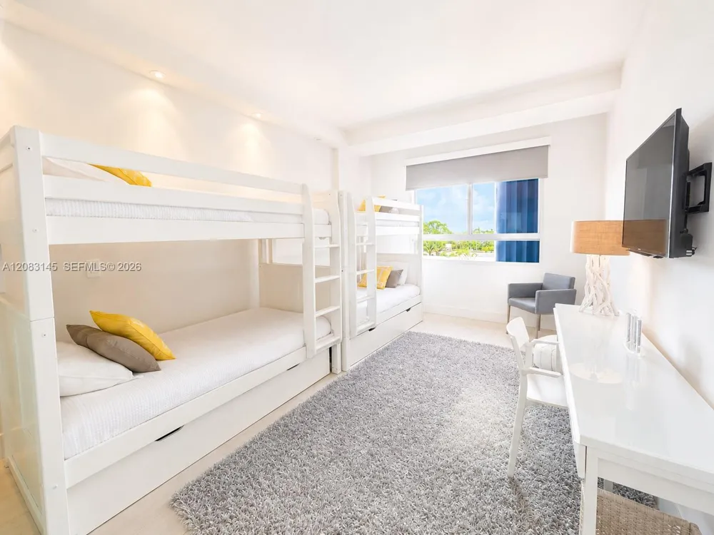 151 Crandon Blvd #405 Key Biscayne, FL 33149