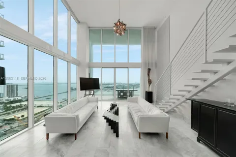 1040 Biscayne Blvd #3304