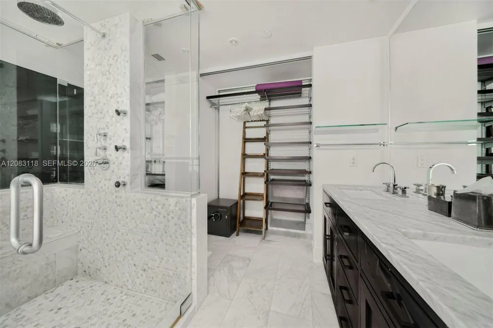 1040 Biscayne Blvd #3304 Miami, FL 33132