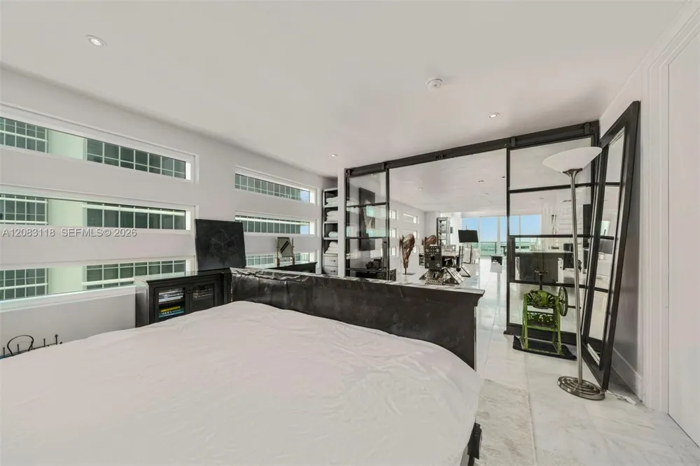 1040 Biscayne Blvd #3304 Miami, FL 33132