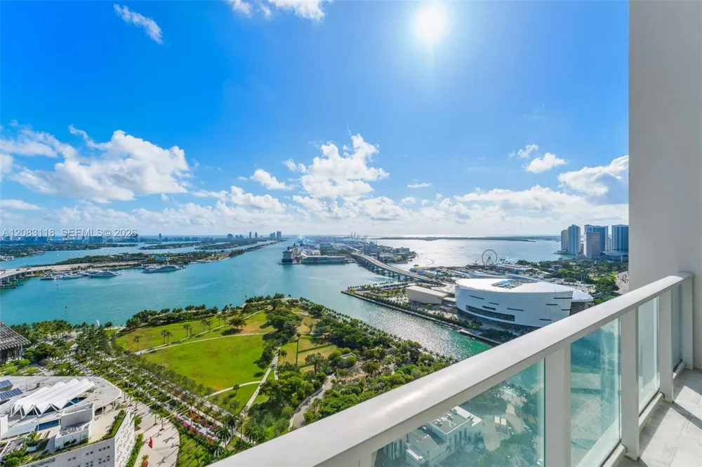 1040 Biscayne Blvd #3304 Miami, FL 33132