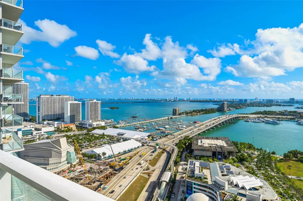 1040 Biscayne Blvd #3304 Miami, FL 33132
