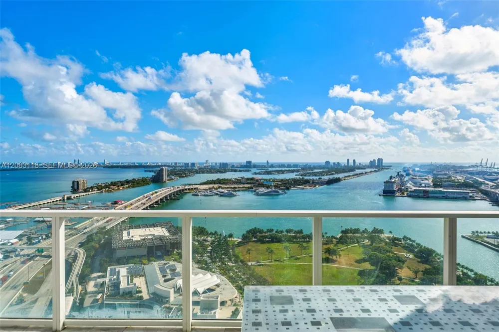 1040 Biscayne Blvd #3304 Miami, FL 33132