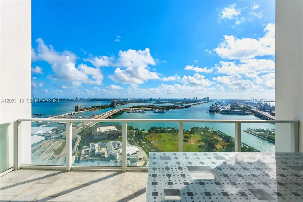 1040 Biscayne Blvd #3304 Miami, FL 33132