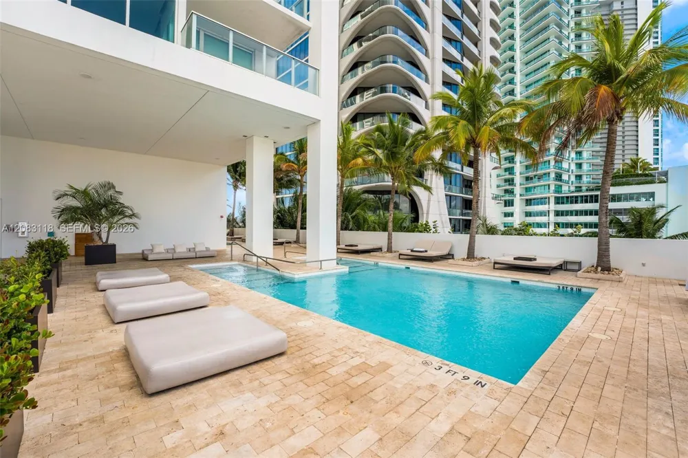 1040 Biscayne Blvd #3304 Miami, FL 33132