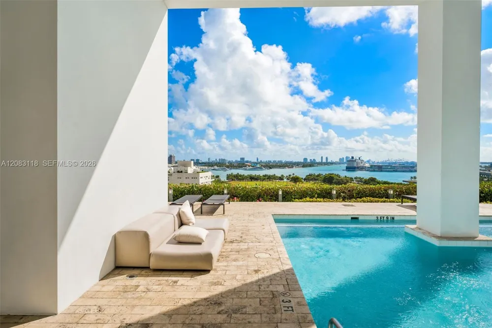 1040 Biscayne Blvd #3304 Miami, FL 33132