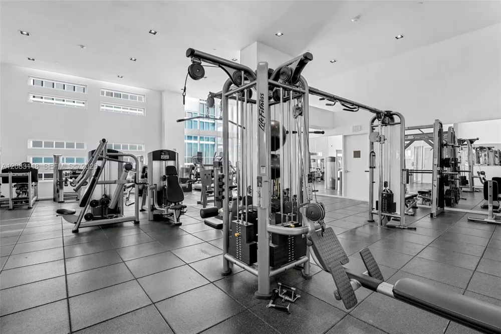 1040 Biscayne Blvd #3304 Miami, FL 33132
