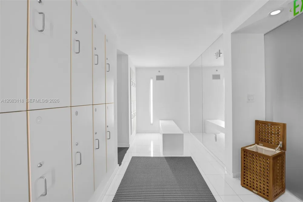 1040 Biscayne Blvd #3304 Miami, FL 33132