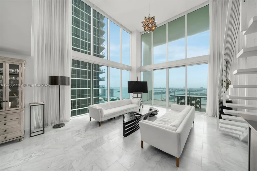 1040 Biscayne Blvd #3304 Miami, FL 33132