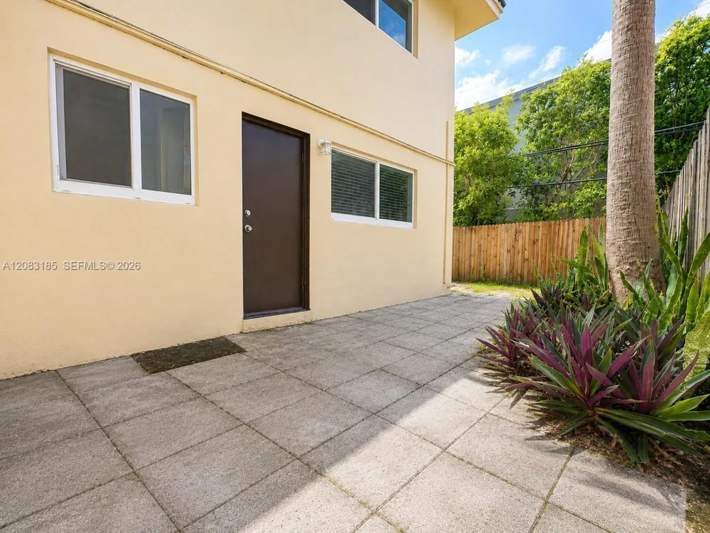 2901 Middle River Dr #5 Fort Lauderdale, FL 33306