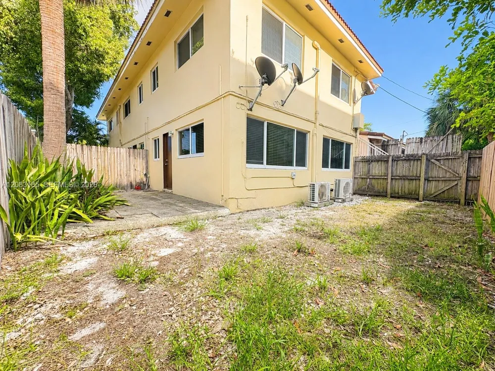 2901 Middle River Dr #5 Fort Lauderdale, FL 33306