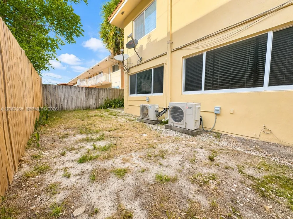 2901 Middle River Dr #5 Fort Lauderdale, FL 33306