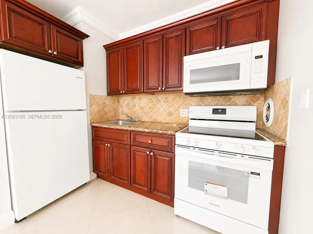 2901 Middle River Dr #5 Fort Lauderdale, FL 33306
