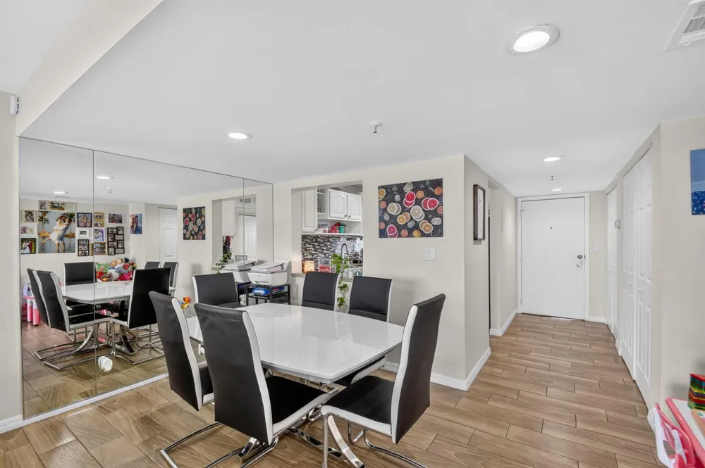 2786 TENNIS CLUB DRIVE #407 West Palm Beach, FL 33417