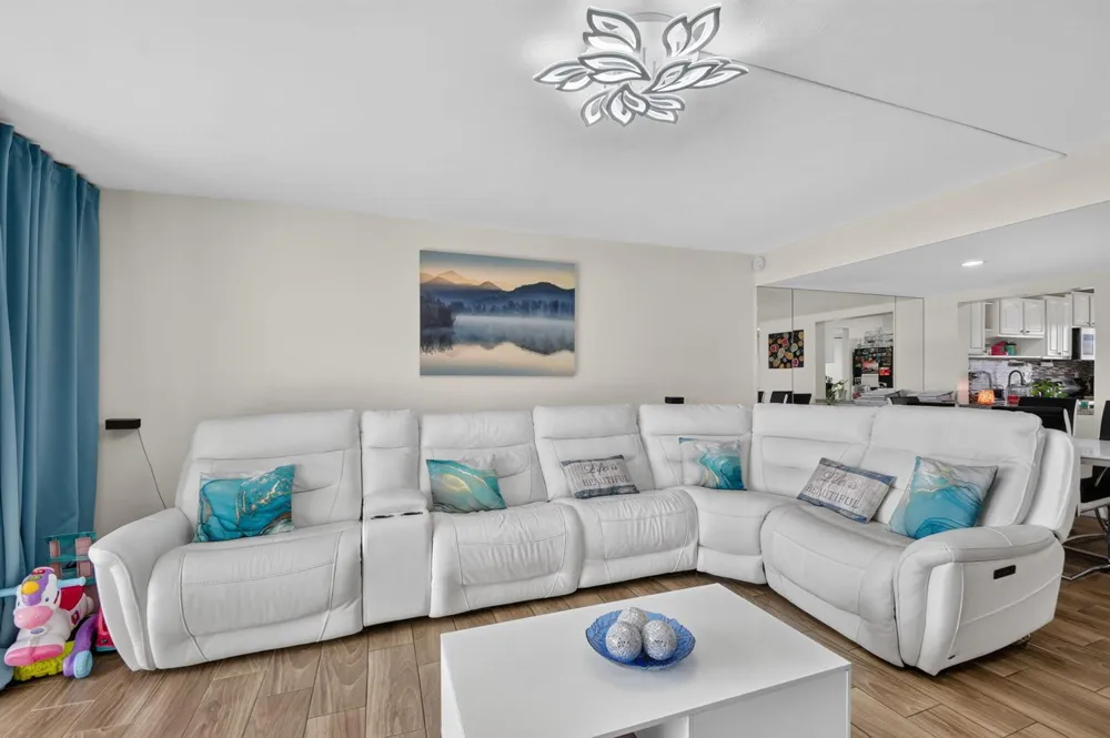 2786 TENNIS CLUB DRIVE #407 West Palm Beach, FL 33417