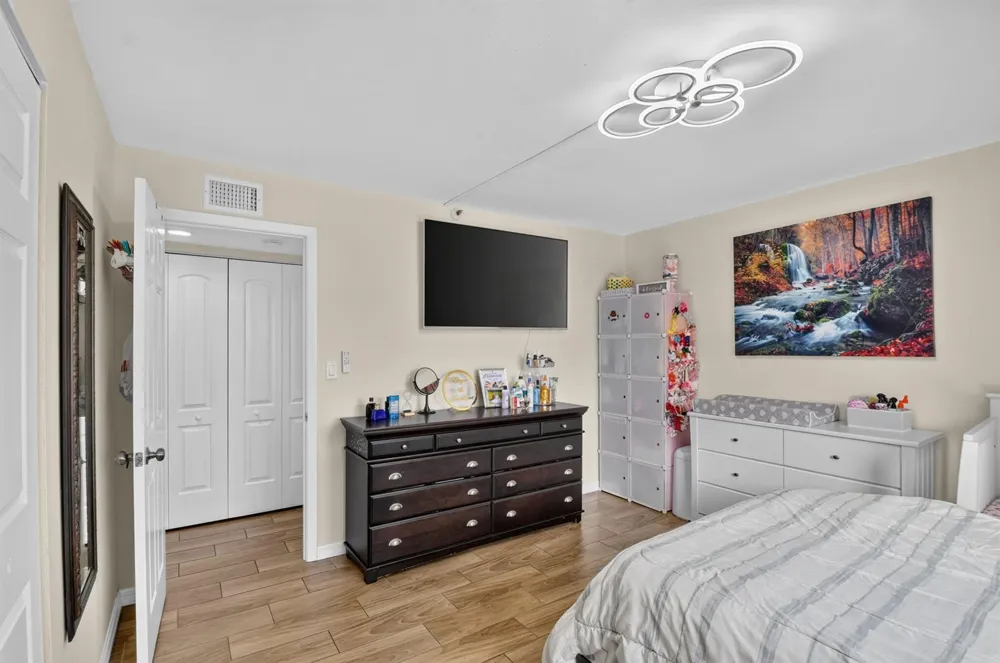 2786 TENNIS CLUB DRIVE #407 West Palm Beach, FL 33417