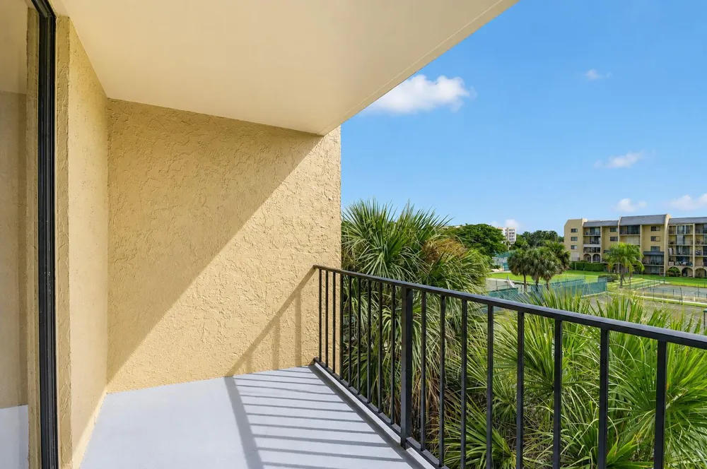 2786 TENNIS CLUB DRIVE #407 West Palm Beach, FL 33417